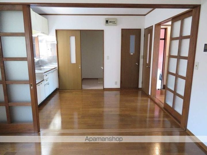 メモアール多賀城102の居間