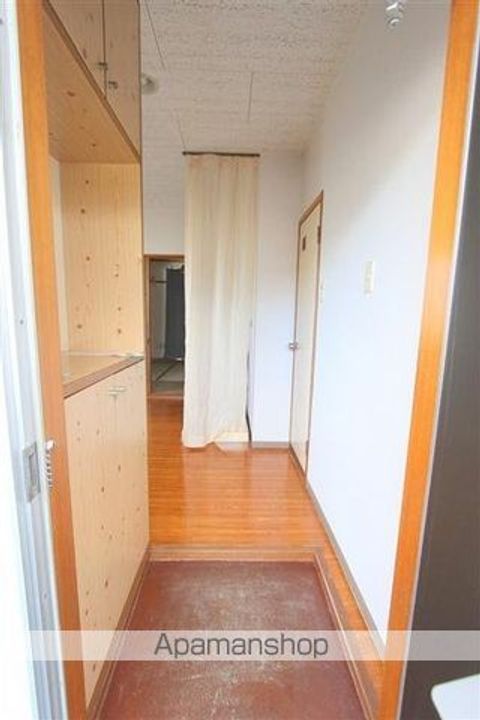 香川県木田郡三木町大字池戸の賃貸アパートの玄関