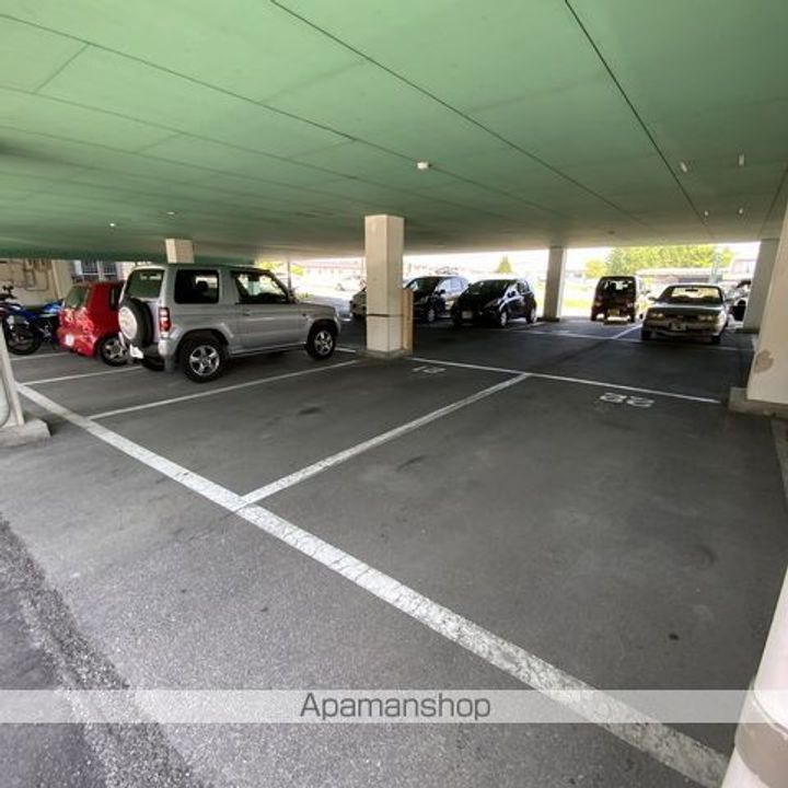 クリスタルマンションの内装