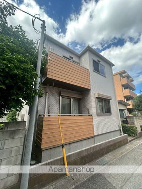 グリシナ102号室の外観