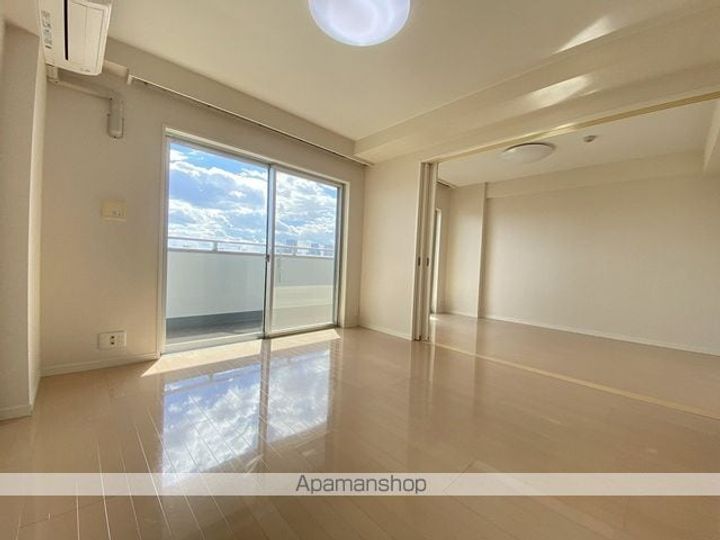 MFPRコート宮町の居間