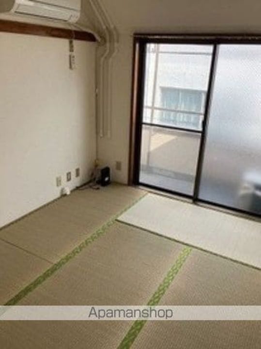 黒須ビル302の居間