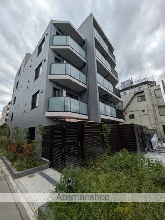 東京都中野区本町5丁目の賃貸マンションの外観