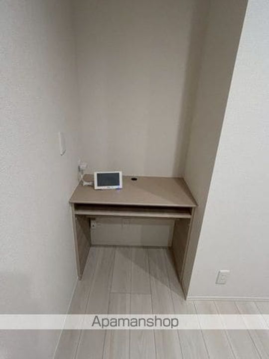 DーROOM南花園の内装