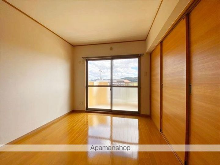 ユーミー川辺の内装