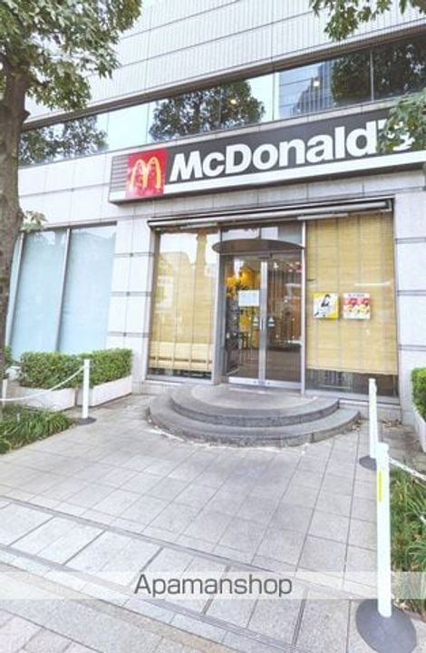 東京都中野区中央2丁目の賃貸マンションの周辺