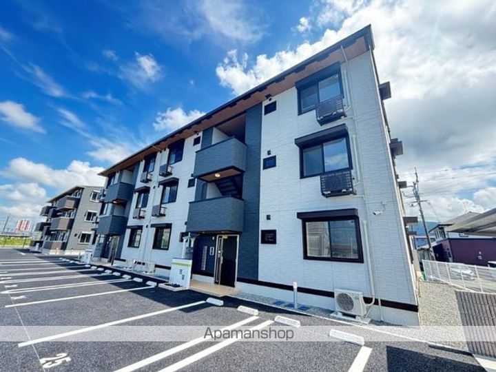 WM新八代 B棟の外観