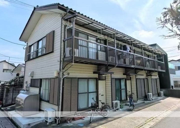 埼玉県吉川市中野の賃貸アパートの外観