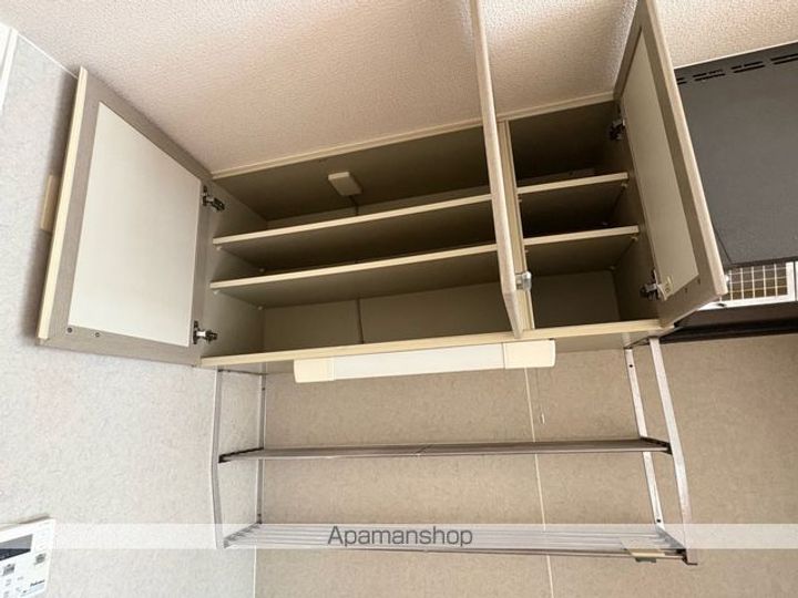 トリヴァンベール松川202の内装