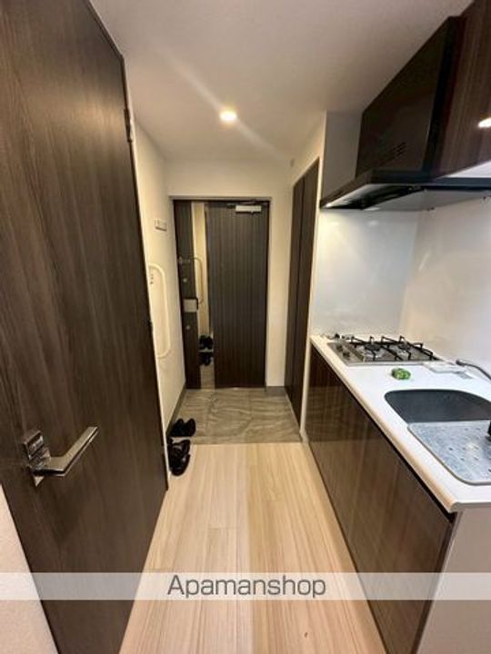 東京都中野区東中野1丁目の賃貸マンションの玄関