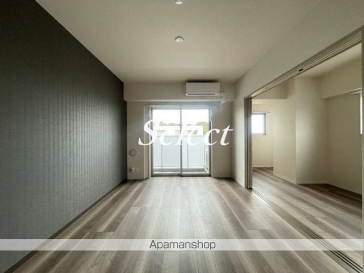 KS 本牧 STORY Ⅱ604の居間