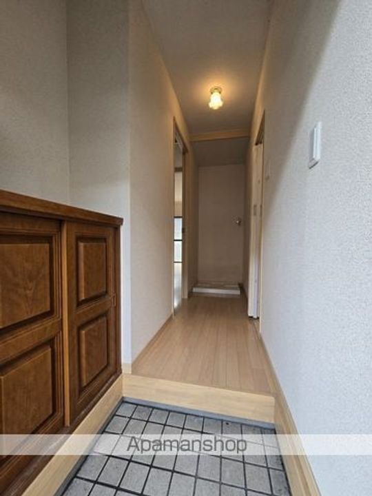 ハイツニューパリアの玄関