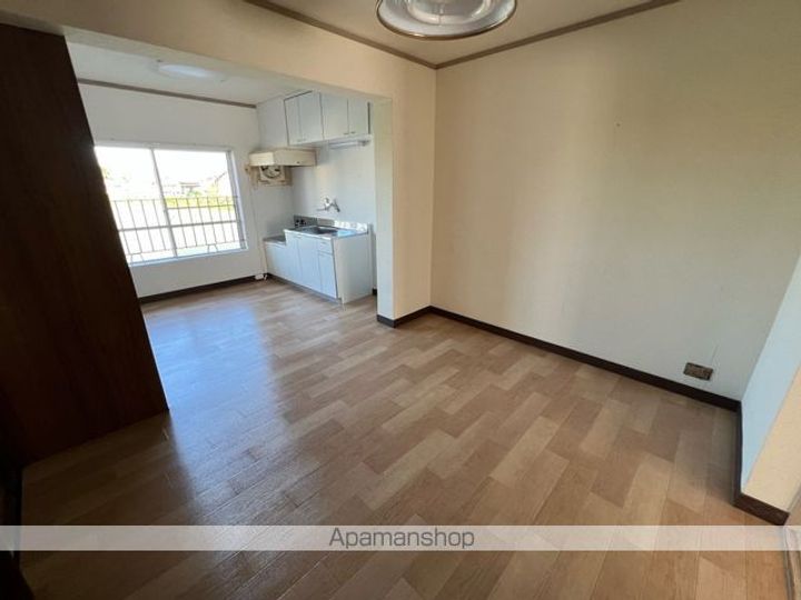 愛媛県新居浜市宇高町1丁目の賃貸マンションE110の内装