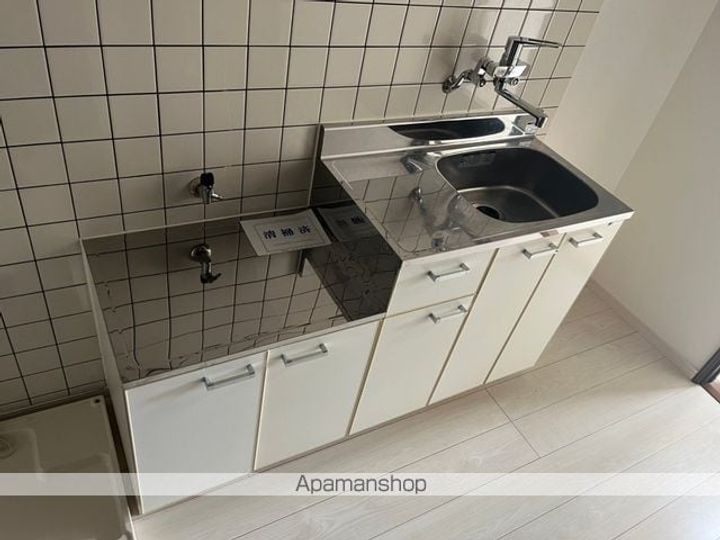 ホワイトキャッスル遠見塚9番館のキッチン