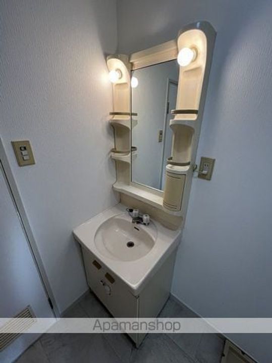 クロップ・ウエスタミのその他画像