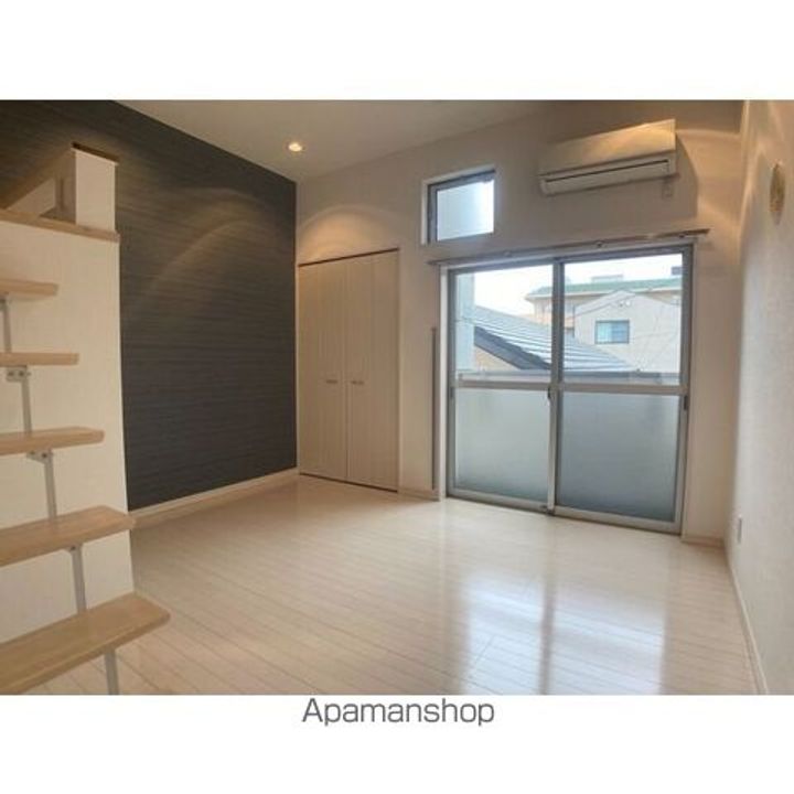 STAGE志賀本通201号室の居間