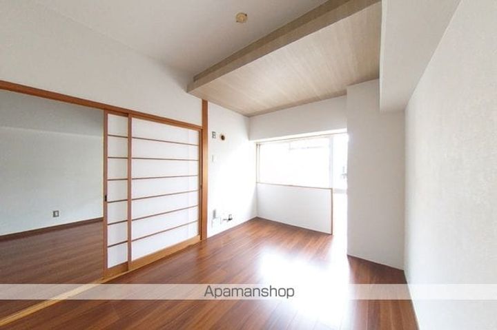 ヒルサイド小高坂の内装