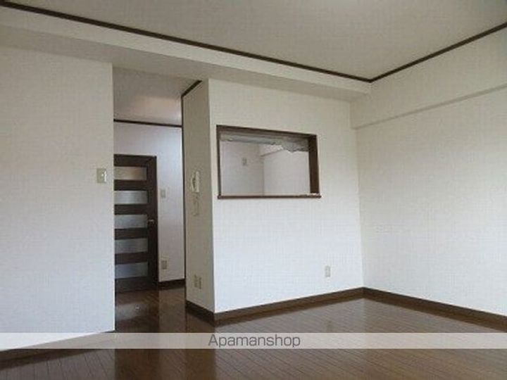 ソシエ2001の居間