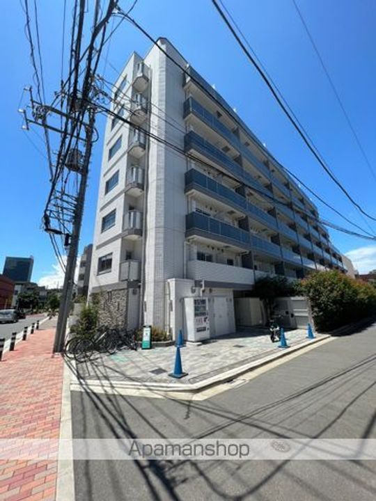 東京都新宿区北新宿2丁目の賃貸マンションの外観