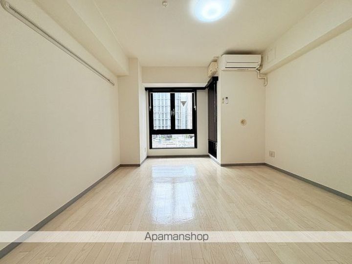 イーストン榴岡の居間