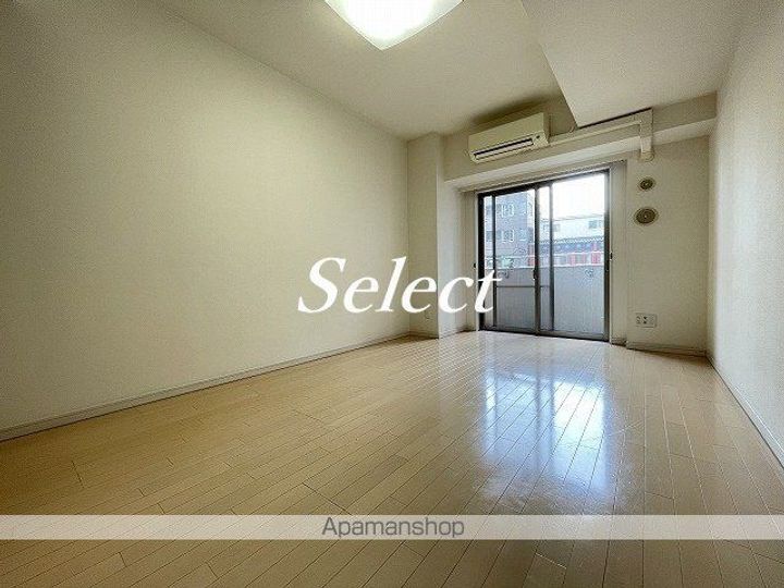 ライジングプレイス石川町504の内装