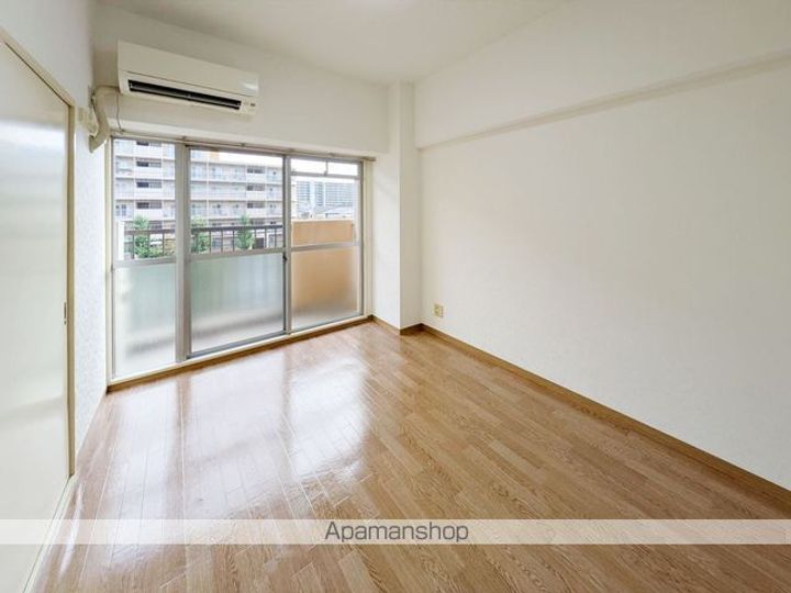 第3千代田マンションの居間