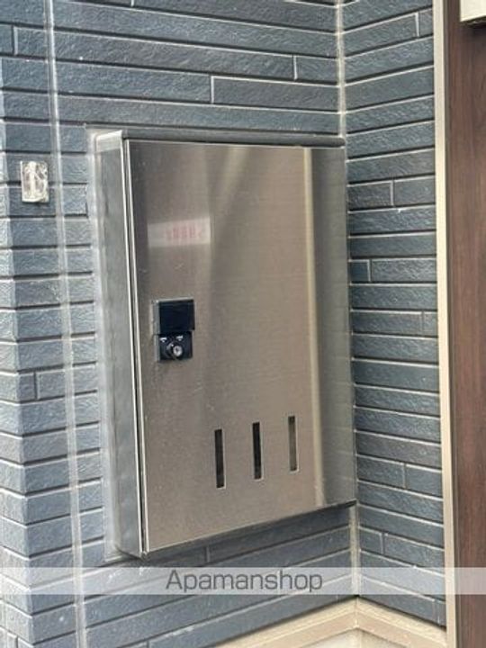 クレストハイムの玄関