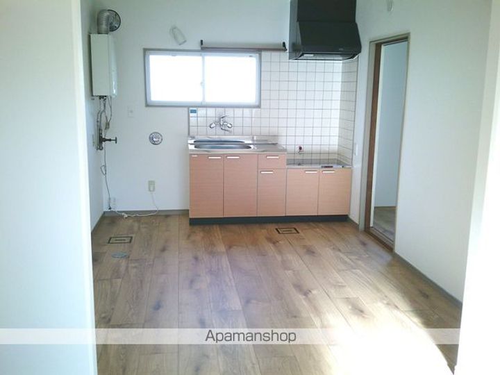 青森県八戸市長根1丁目の賃貸アパート3の内装