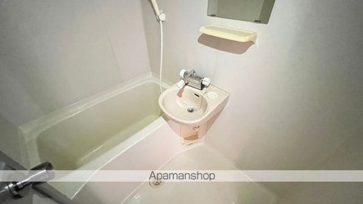 ロイヤルハイツ森下205の風呂