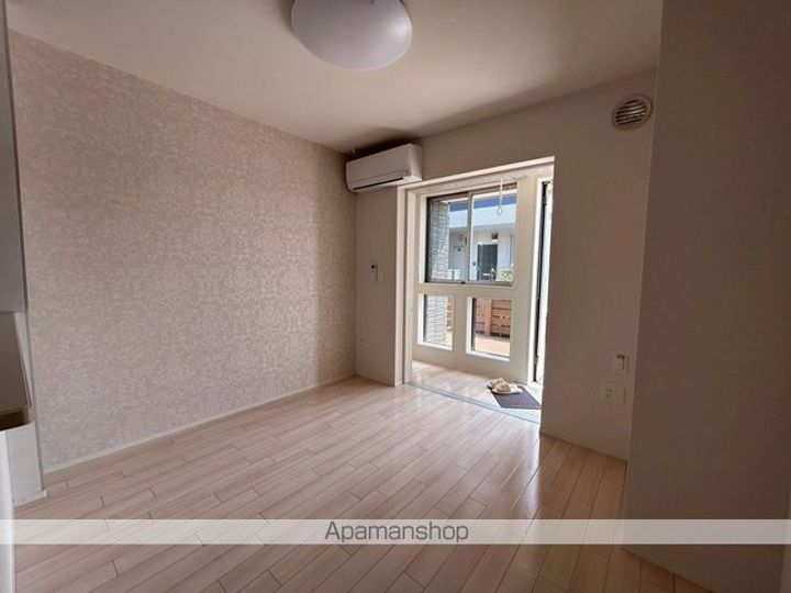 高尾崎 NEW TOWN LA・TERRE Hの居間