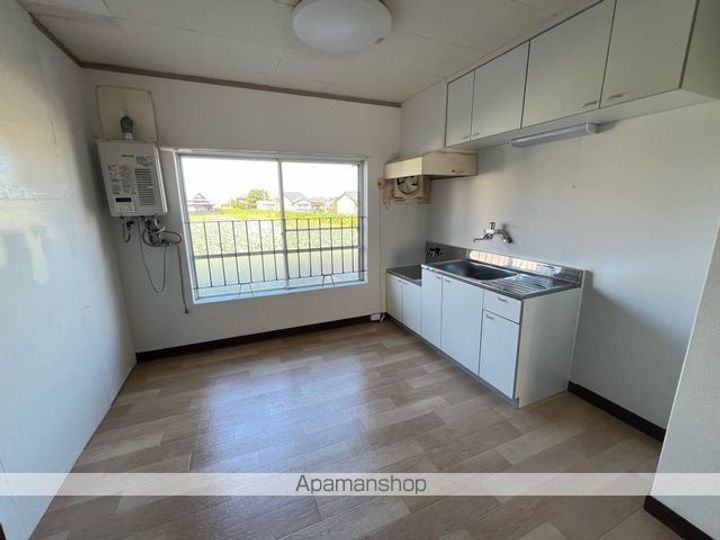 愛媛県新居浜市宇高町1丁目の賃貸マンションE110の内装