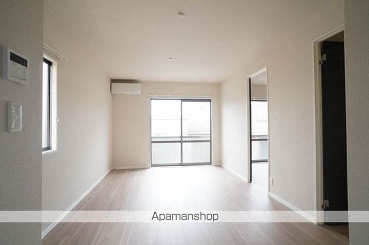 福島県福島市笹谷字谷地前の賃貸アパートの居間