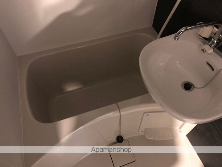 東京都中野区中央5丁目の賃貸アパートの風呂