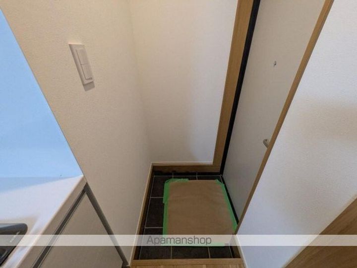 東京都杉並区天沼1丁目の賃貸アパートの玄関