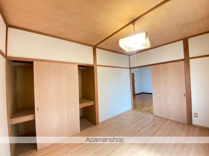 横山アパート第二(ヨコヤマアパートダイニ)2階左の内装