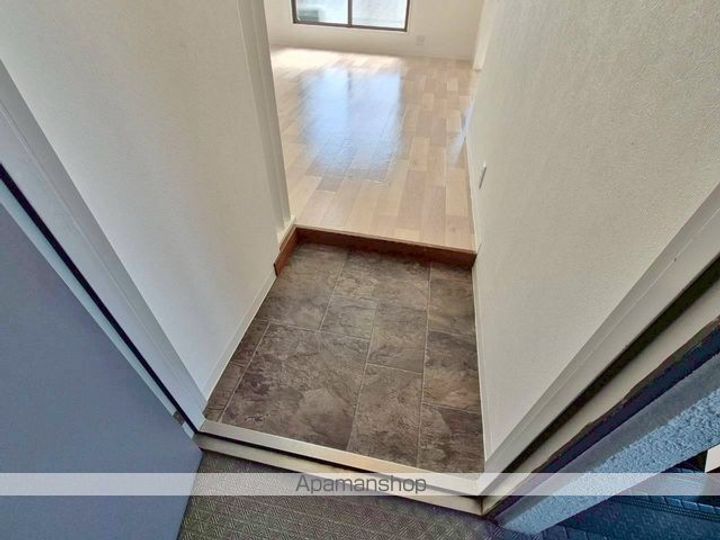 レジデンス・アムール403.の玄関