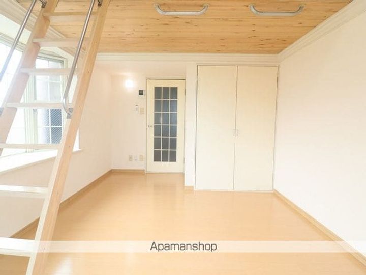 福島県郡山市田村町徳定字塚ノ越の賃貸アパートの居間