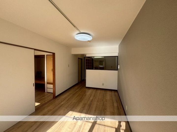 北海道帯広市公園東町4丁目の賃貸マンションの内装