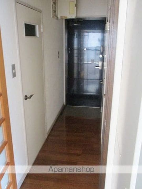 クリスタル甲府善光寺の玄関