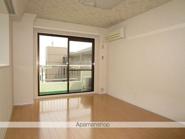 シャンブル八木山401の内装