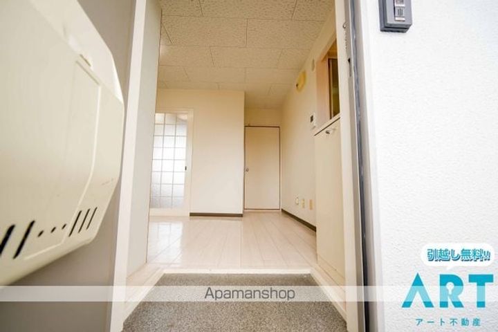 レジデンス華の玄関