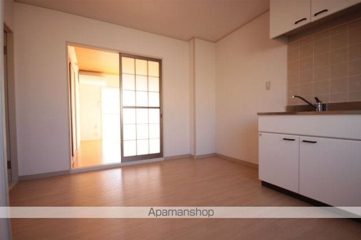 フレグランス岸Bの内装