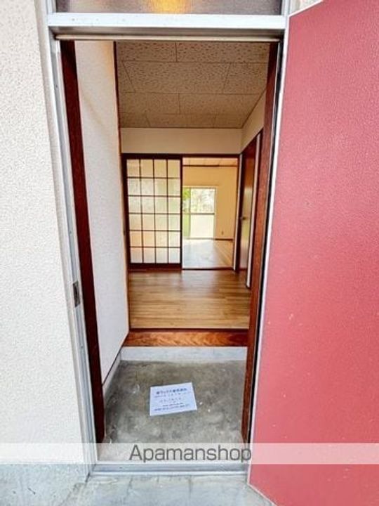 ジャルダンコート103の玄関