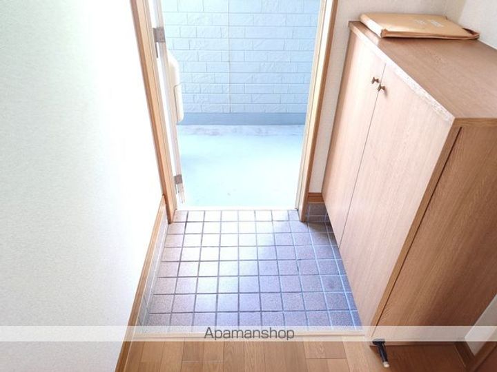 フォーチュン205の玄関