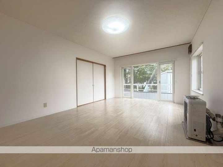 LEXUS七重浜B(レクサスナナエハマビー)103の居間