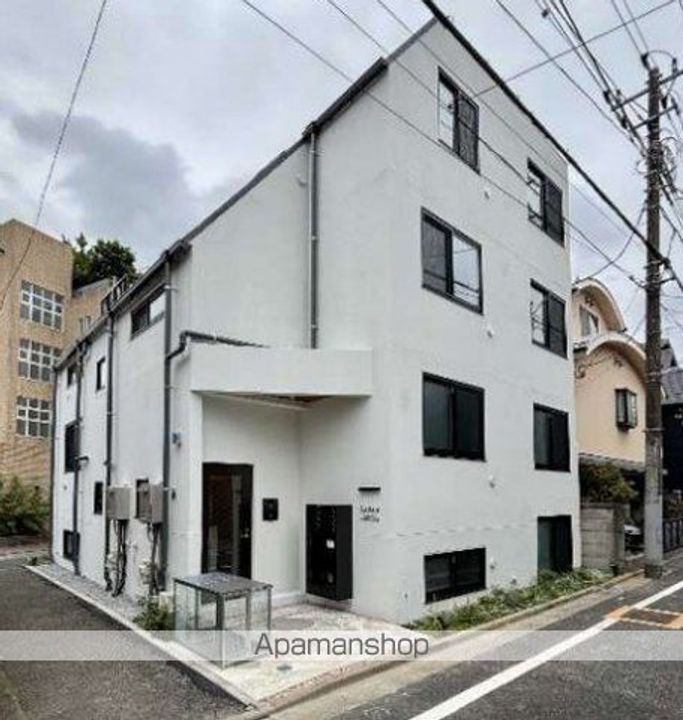 東京都中野区弥生町1丁目の賃貸マンションの外観