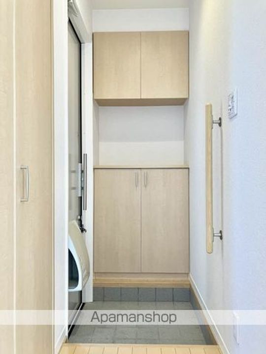 プロヌーブKEN C棟の玄関