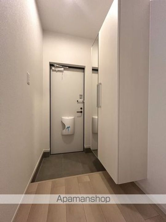 オリーブ羽倉崎 B棟の玄関