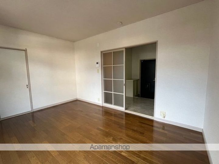 大和町ハイツの居間