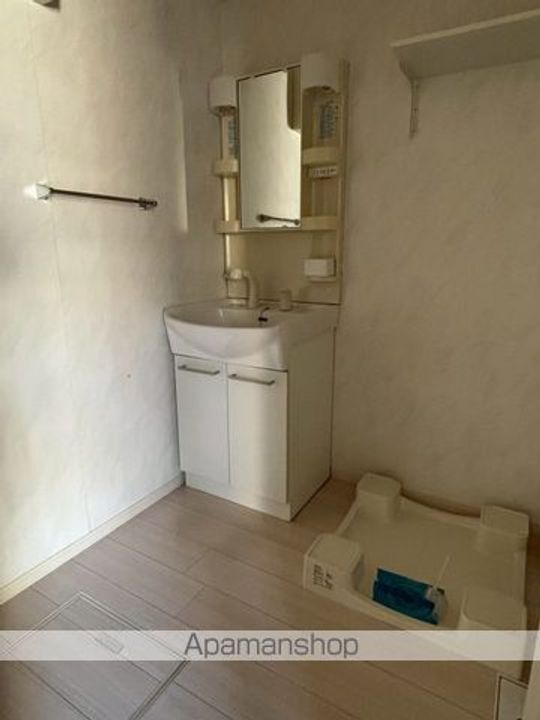 千葉県千葉市中央区東千葉1丁目の賃貸アパートの内装